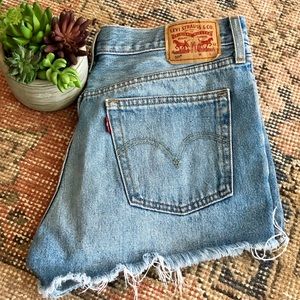 Levi’s 501 cut off short